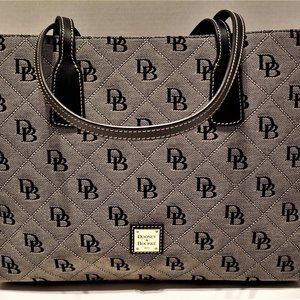 Dooney & Bourke BLACK Signature MAXI QUILT Ashton